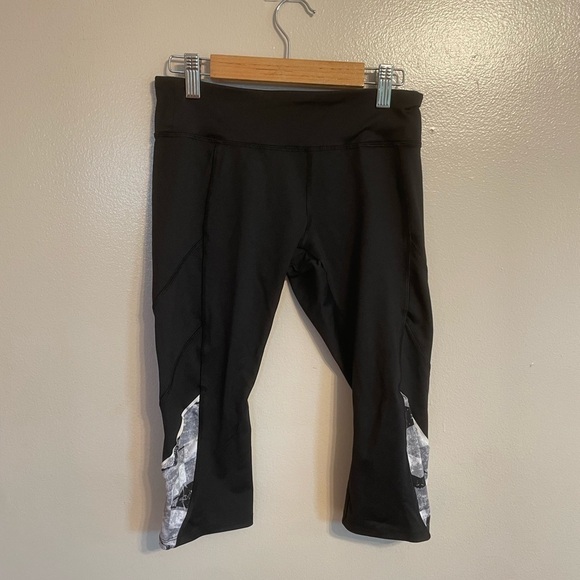 𝅺forever 21 Sports Bottoms - Picture 8 of 9